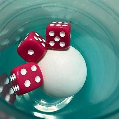 Asmodee Why Are You Like This, Gioco da Tavolo, Party Game, 14